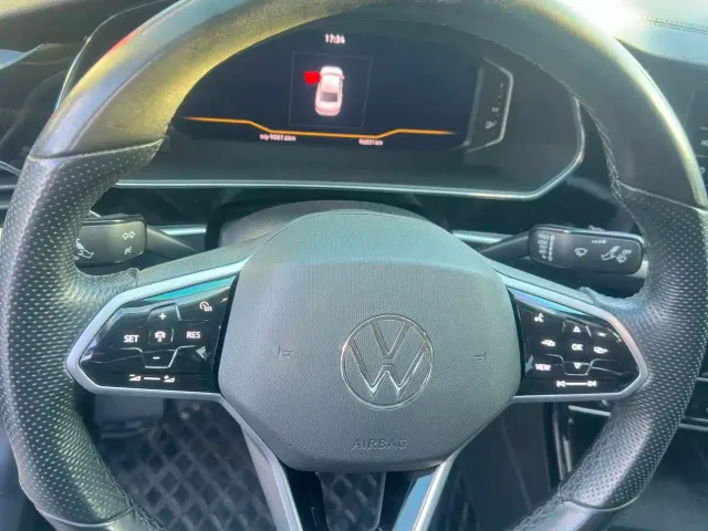 Volkswagen Passat — Фото автомобиля 7
