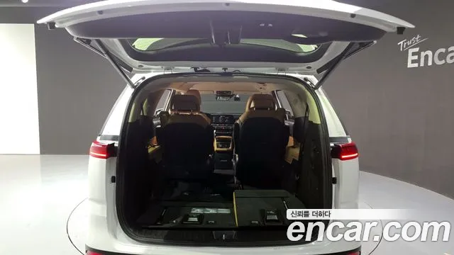 Kia Canival Carnival 4 поколение Дизель 7 мест Signature — Фото автомобиля 20