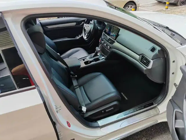 Honda Accord — Фото автомобиля 8