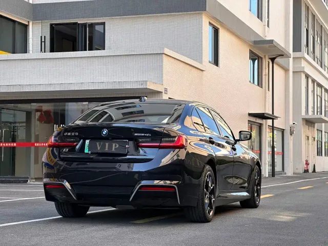 BMW i3 — Фото автомобиля 12