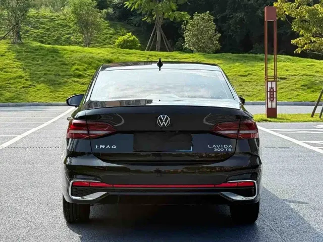 Volkswagen Lavida — Фото автомобиля 5