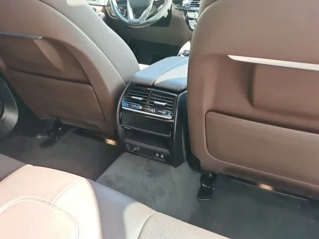 BMW 5 Series — Фото автомобиля 23