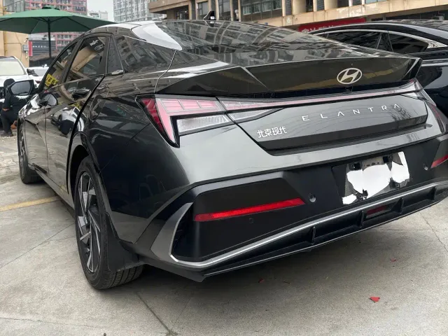 Hyundai Elantra — Фото автомобиля 6