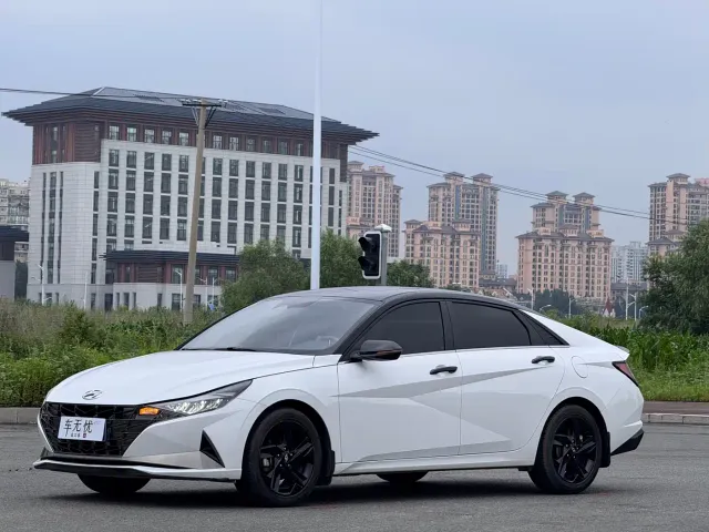 Фотография автомобиля — Hyundai Elantra