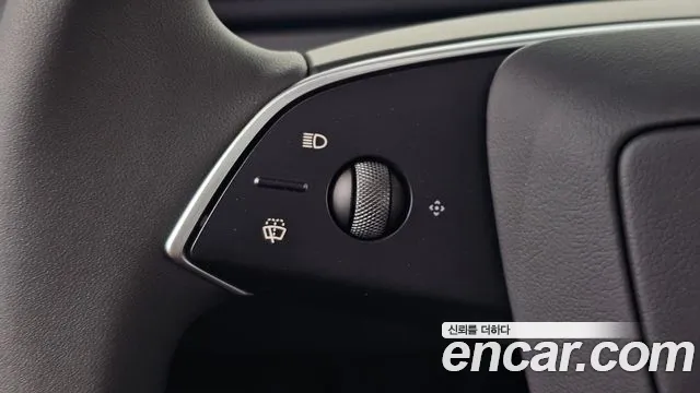 Tesla Model Y — Фото автомобиля 14