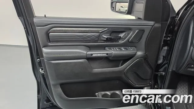 Dodge Ram Pickup — Фото автомобиля 13