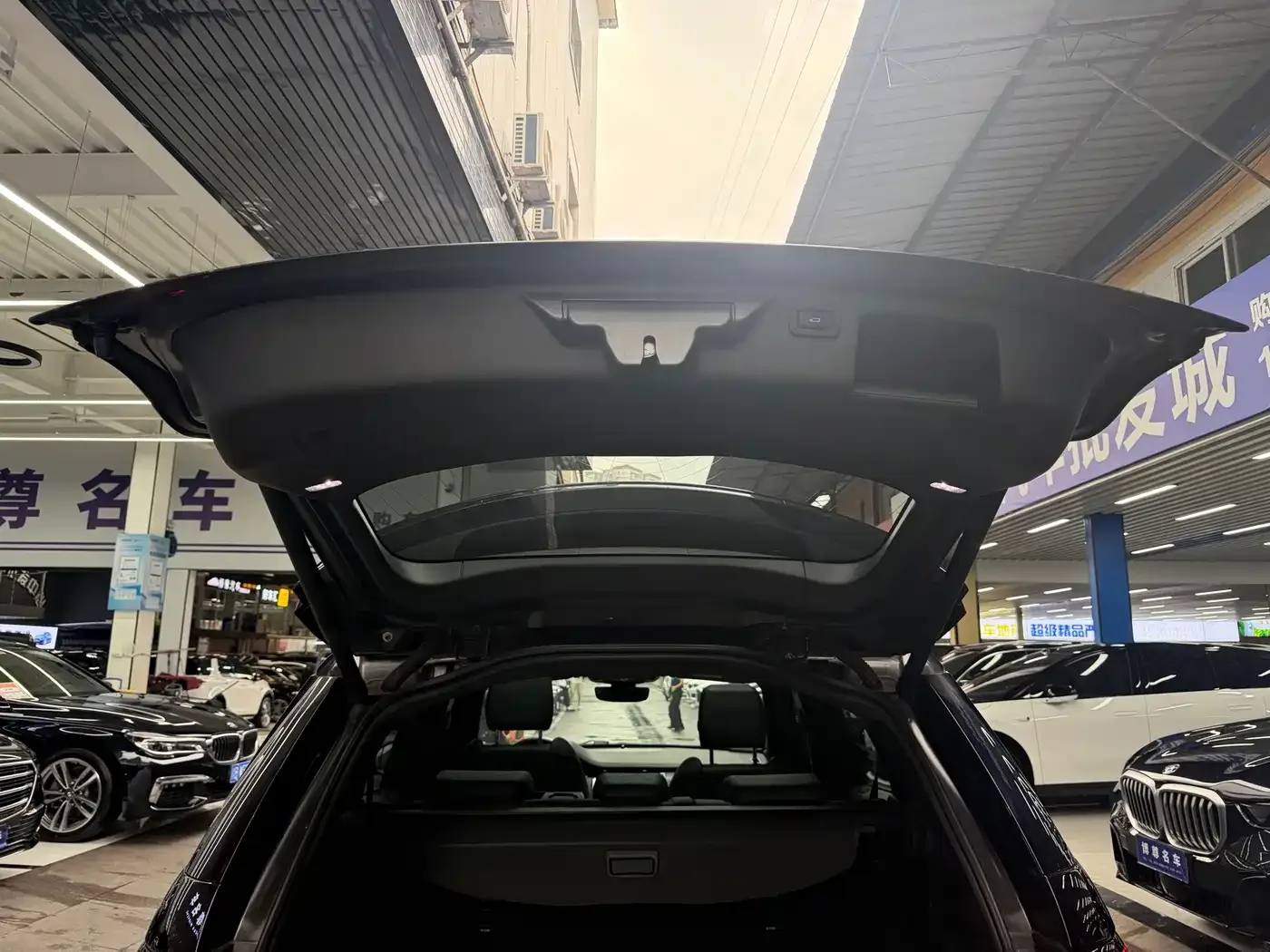 Land Rover Discovery Sport 2022 Model 249PS R-Dynamic S Performance Edition 5-Seater — Фото автомобиля 18
