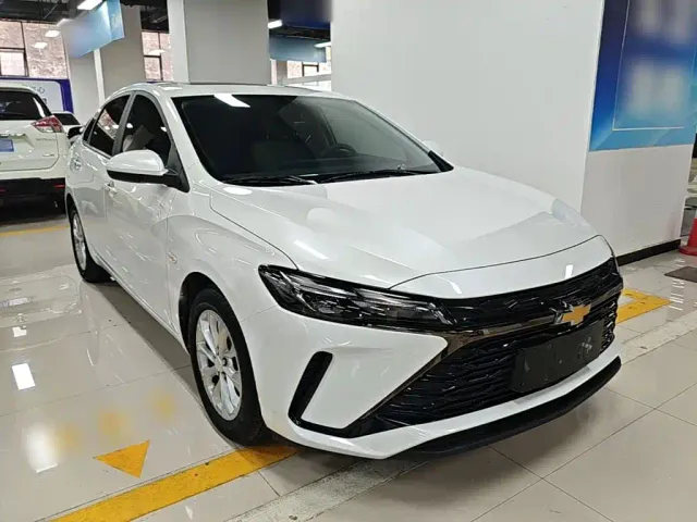 Chevrolet Monza — Фото автомобиля 3