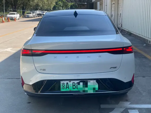 Xpeng P5 — Фото автомобиля 5