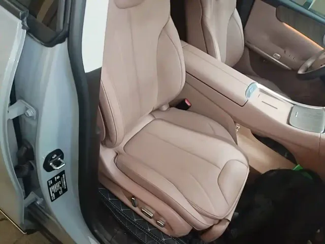 Leapmotor C11 — Фото автомобиля 24