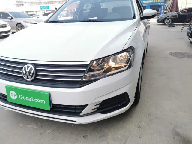 Volkswagen Lavida — Фото автомобиля 17