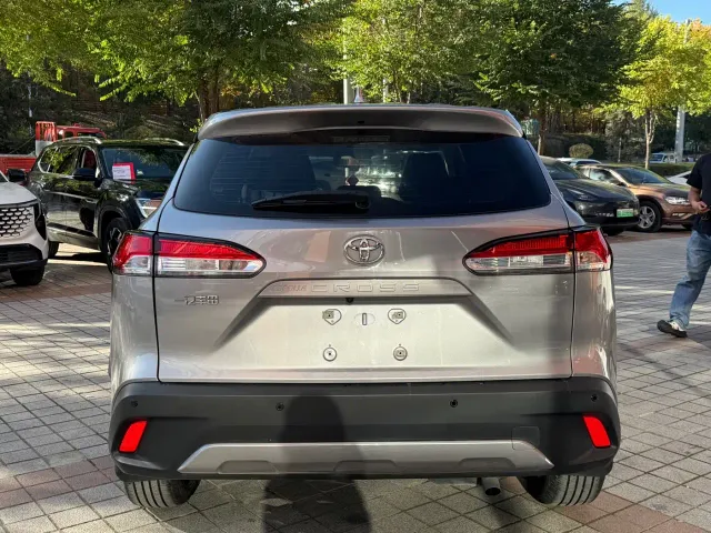 Toyota Corolla Cross — Фото автомобиля 10