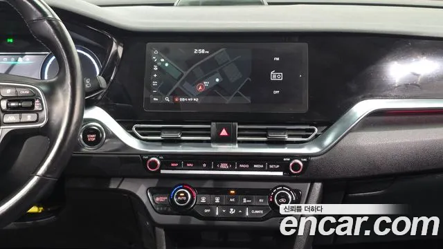 Kia Niro — Фото автомобиля 19