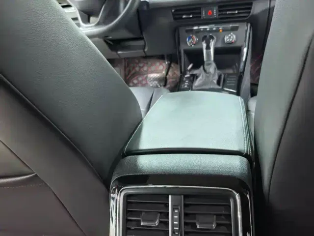 Volkswagen Passat — Фото автомобиля 8