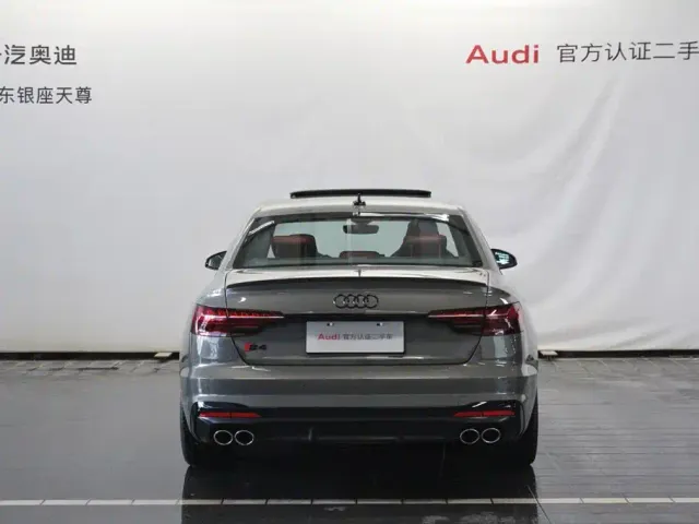 Audi S4 — Фото автомобиля 6