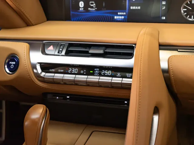 Lexus LC — Фото автомобиля 16
