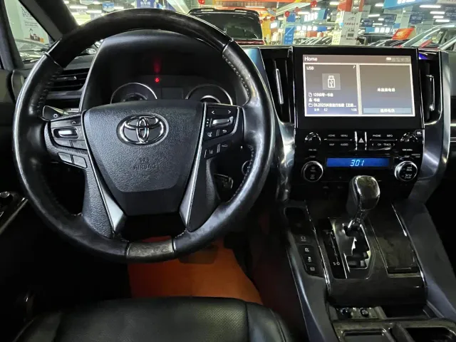 Toyota Vellfire — Фото автомобиля 3