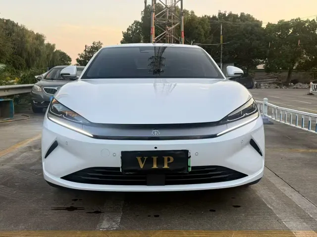 BYD Qin L — Фото автомобиля 2