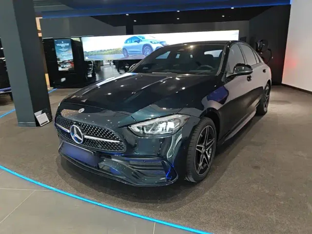 Фотография автомобиля — Mercedes-Benz C-Class