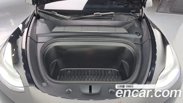 Tesla Model Y — Фото автомобиля 6