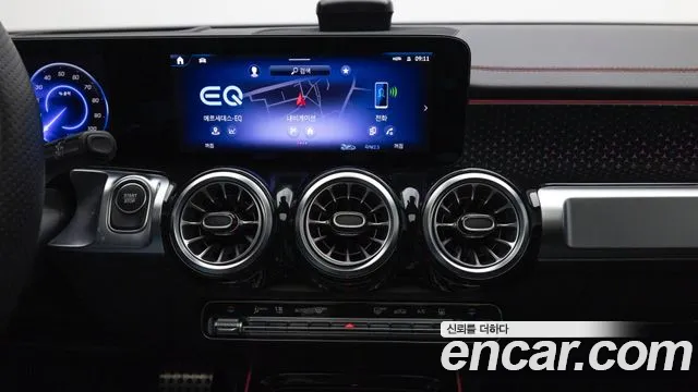 Mercedes-Benz EQB — Фото автомобиля 16