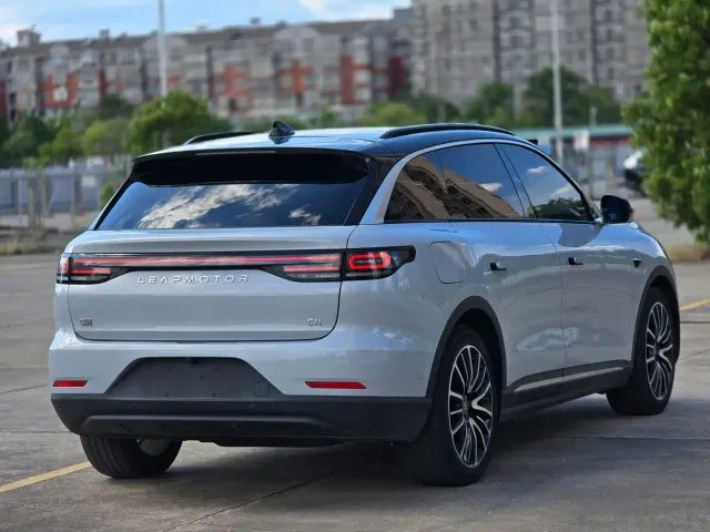 Leapmotor C11 — Фото автомобиля 12