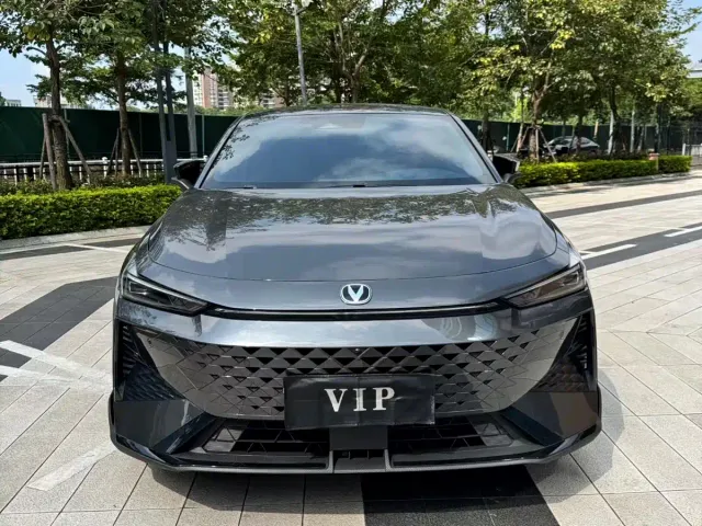 Фотография автомобиля — Changan UNI-V