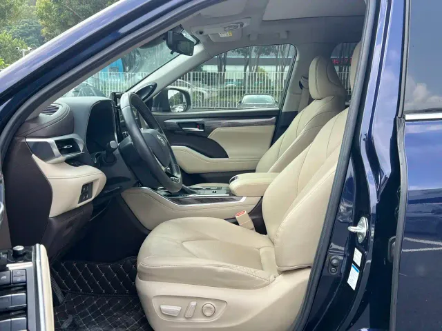 Toyota Highlander — Фото автомобиля 5