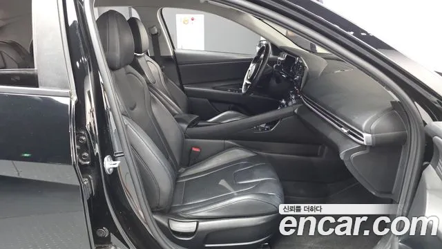 Hyundai Avante CN7 — Фото автомобиля 10