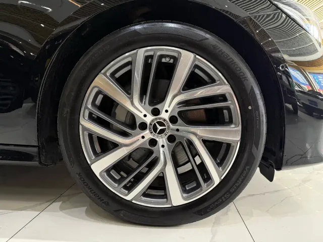 Mercedes-Benz E-Class — Фото автомобиля 9
