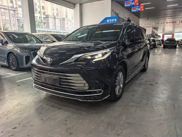 Фотография автомобиля — Toyota Sienna