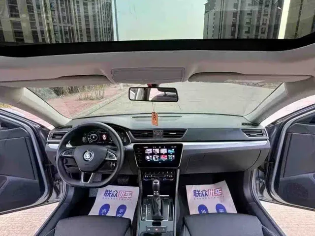 Skoda Superb — Фото автомобиля 6