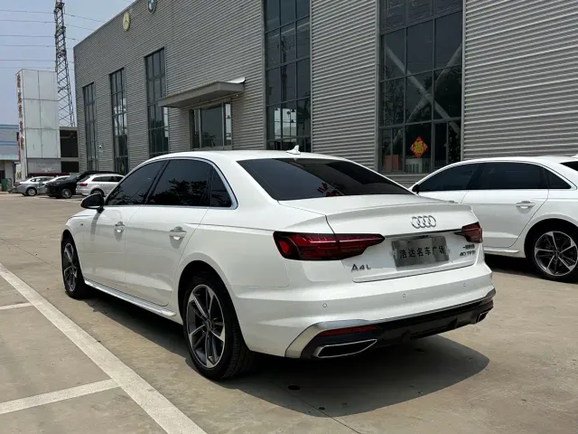 Audi A4L — Фото автомобиля 9