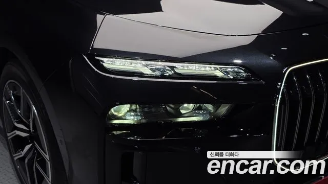 BMW 7-Series 7 серия (G70) 740i xDrive M Sport — Фото автомобиля 22