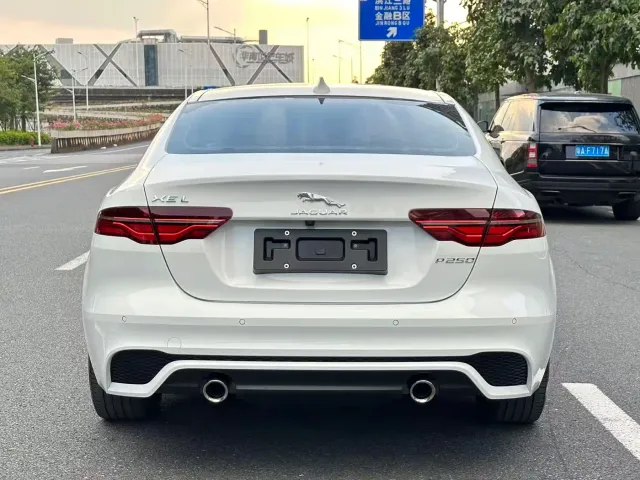 Jaguar XEL — Фото автомобиля 18