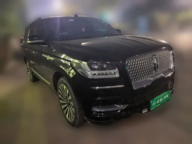 Lincoln Navigator — Фото автомобиля 4