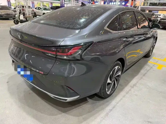Changan Raeton Plus — Фото автомобиля 12
