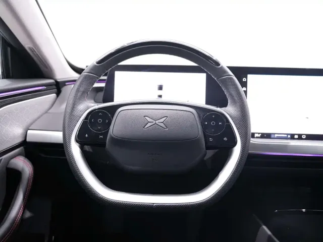 Xpeng P7 — Фото автомобиля 11