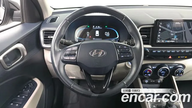 Hyundai Venue — Фото автомобиля 12