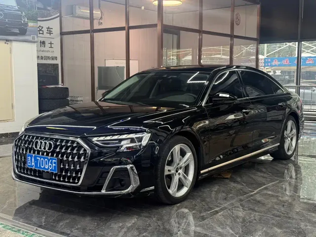 Фотография автомобиля — Audi A8