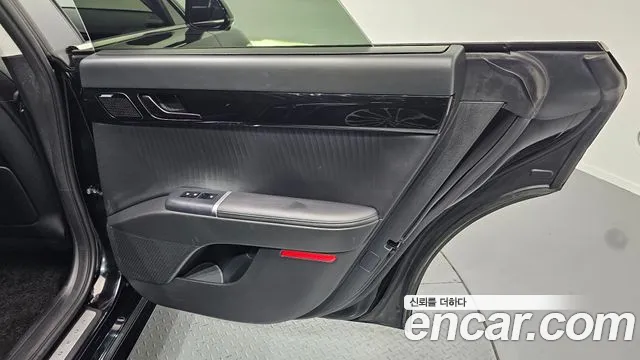 Hyundai Grandeur Grandeur (GN7) 2.5 Бензин 2WD — Фото автомобиля 22