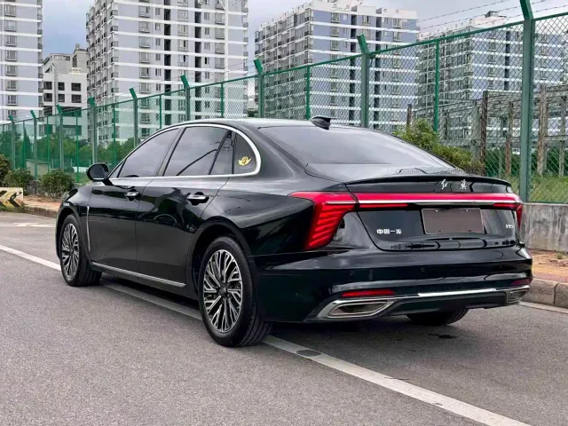 Hongqi H5 — Фото автомобиля 12