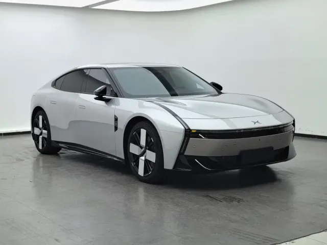 Xpeng P7 — Фото автомобиля 3
