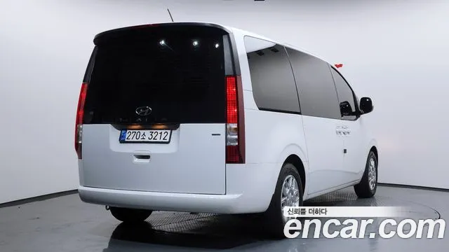 Hyundai Staria Staria 4WD Tourer 9 мест — Фото автомобиля 2