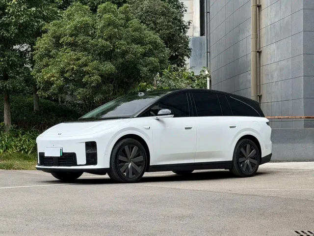 Фотография автомобиля — Li Auto i8