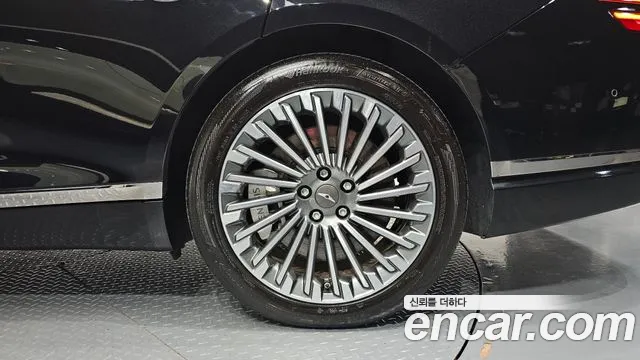 Genesis G80 Electrified G80 (RG3) — Фото автомобиля 19