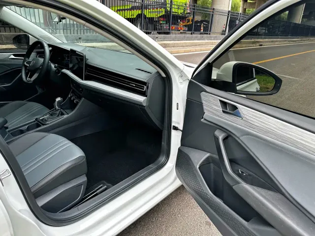 Volkswagen Sagitar — Фото автомобиля 9