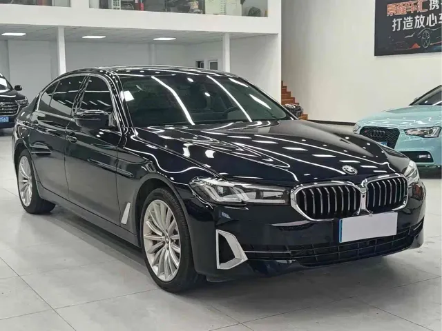 BMW 5 Series — Фото автомобиля 3