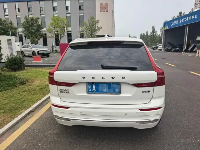 Volvo XC60 — Фото автомобиля 5