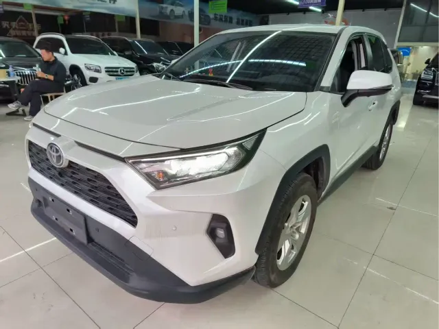 Фотография автомобиля — Toyota RAV4